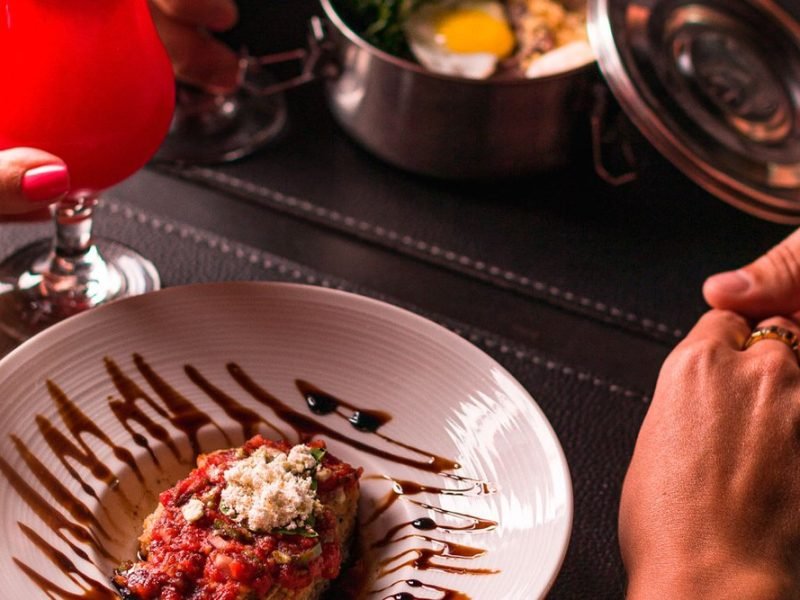 Restaurante romântico em Curitiba: como surpreender o mozão